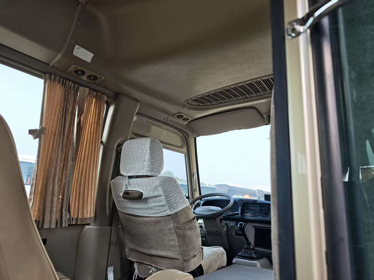 TOYOTA COASTER 23 seats - Coach: picture 3 TOYOTA COASTER 23 seats - Coach: picture 3