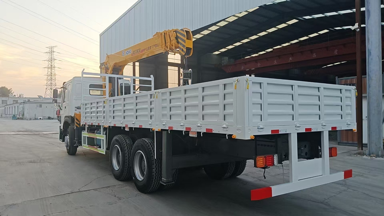 XCMG SQ12SK3Q - Crane truck: picture 2 XCMG SQ12SK3Q - Crane truck: picture 2