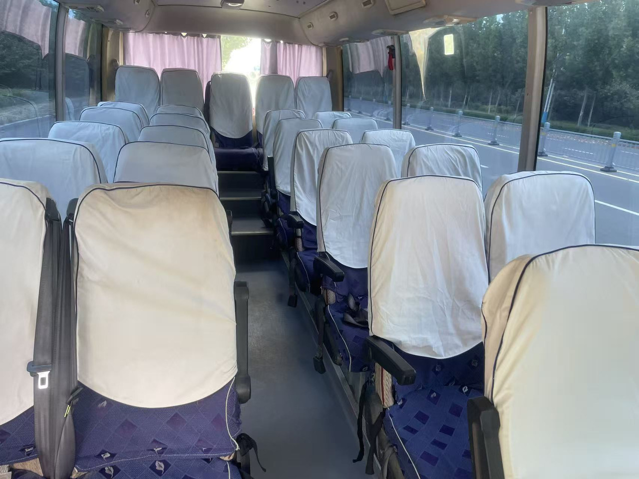 Coach YUTONG 31 seats  ZK6852HNG2: picture 7