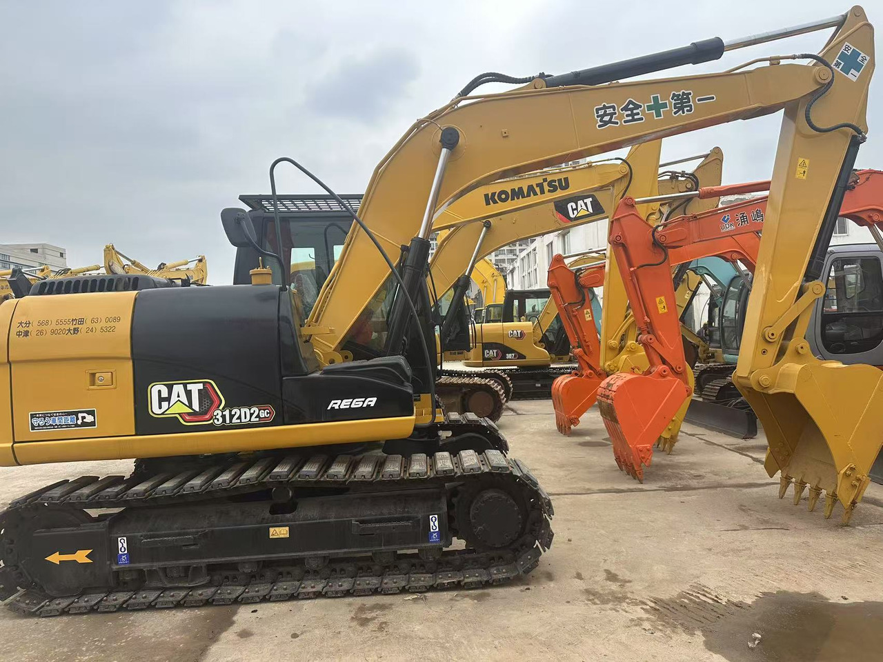 CRAWLER EXCAVATOR Used Caterpillar Cat312D2 Excavator Original Japan Heavy Machinery Caterpillar 312D2 Excavator for Sale - Crawler excavator: picture 1 CRAWLER EXCAVATOR Used Caterpillar Cat312D2 Excavator Original Japan Heavy Machinery Caterpillar 312D2 Excavator for Sale - Crawler excavator: picture 1