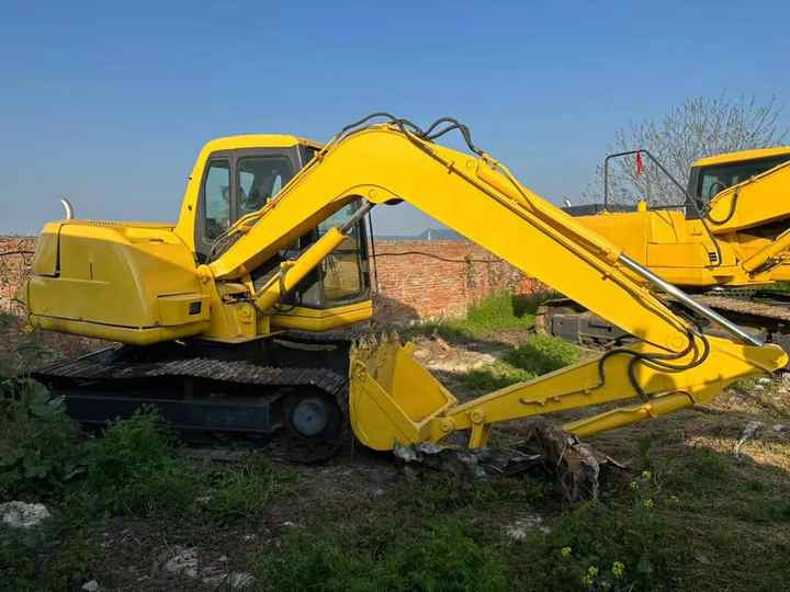 Cheap Used Komatsu PC60-7 Crawler Excavator with High Efficiency Used Heavy Machinery Komatsu P60-7 Digger Cheap for Sale - Crawler excavator: picture 5 Cheap Used Komatsu PC60-7 Crawler Excavator with High Efficiency Used Heavy Machinery Komatsu P60-7 Digger Cheap for Sale - Crawler excavator: picture 5