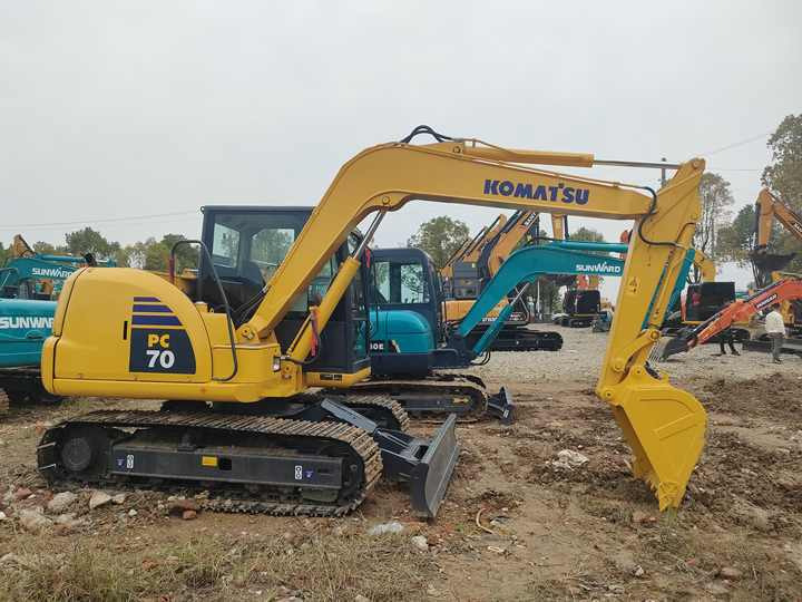 Cheap Used Komatsu PC70-8 Crawler Excavator with High Efficiency Used Heavy M achinery Komatsu PC70-8 Digger Cheap for Sale - Crawler excavator: picture 5 Cheap Used Komatsu PC70-8 Crawler Excavator with High Efficiency Used Heavy M achinery Komatsu PC70-8 Digger Cheap for Sale - Crawler excavator: picture 5