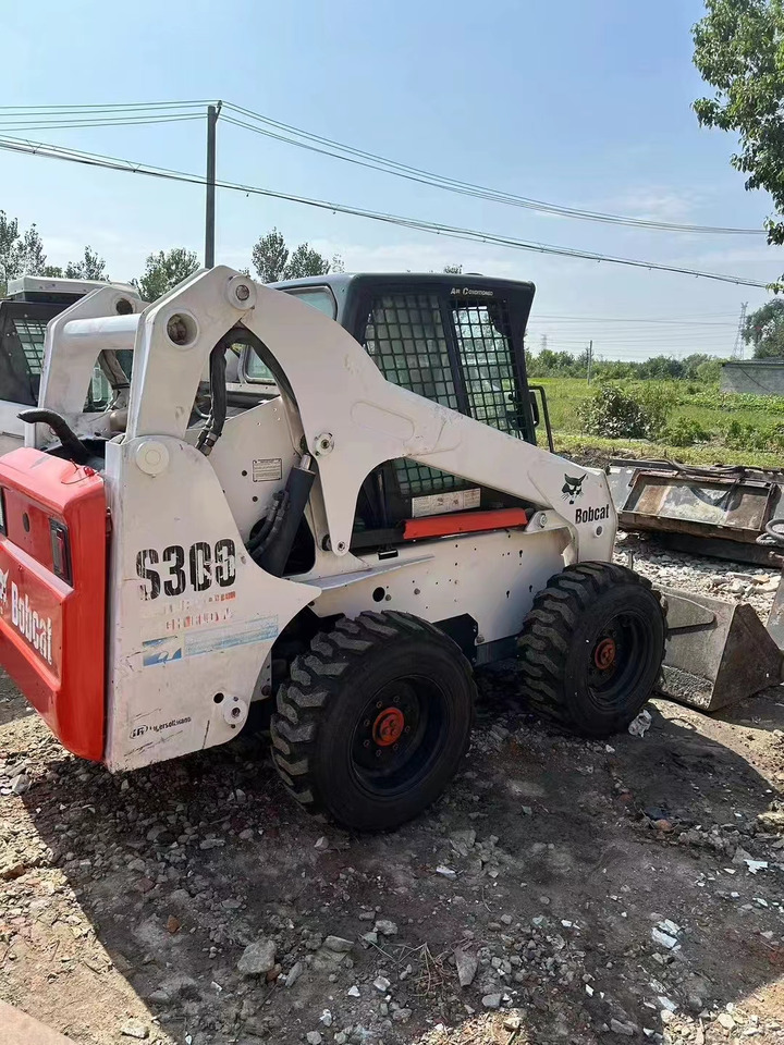 High Quality Mini Construction Machine Used Bobcat Skid Steer Loader S300 in Stock for Sale Bobcat Loader With Low Price - Skid steer loader: picture 2 High Quality Mini Construction Machine Used Bobcat Skid Steer Loader S300 in Stock for Sale Bobcat Loader With Low Price - Skid steer loader: picture 2