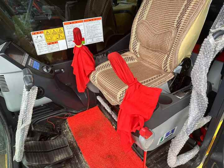 Crawler excavator Second Hand Komatsu PC210-8 Excavator 21 Ton Crawler Excavator Japan Brand Low Price with Good Quality for SALE: picture 6 Crawler excavator Second Hand Komatsu PC210-8 Excavator 21 Ton Crawler Excavator Japan Brand Low Price with Good Quality for SALE: picture 6