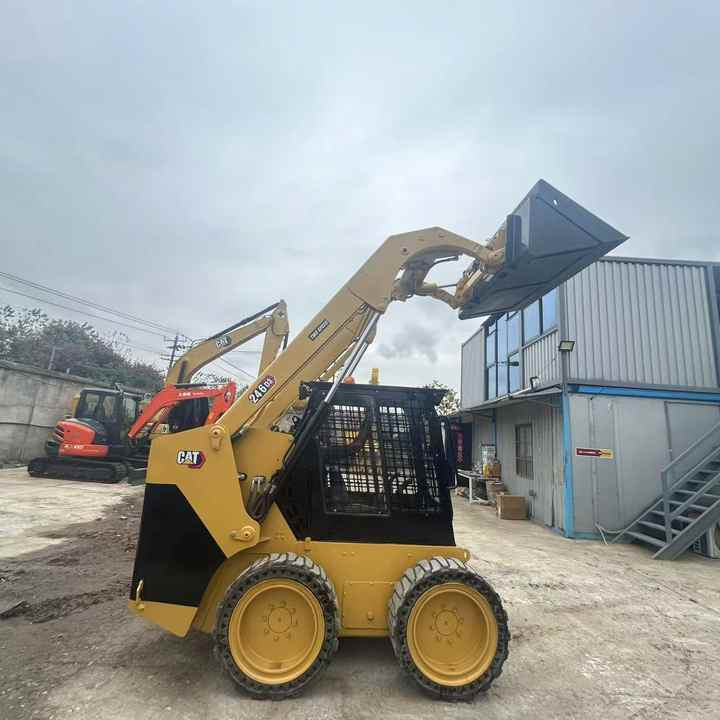 Used Cat246D2 New Model Skid Steer Second Hand Machine Popular Brand Japan Hydraulic Machinery - Skid steer loader: picture 3 Used Cat246D2 New Model Skid Steer Second Hand Machine Popular Brand Japan Hydraulic Machinery - Skid steer loader: picture 3