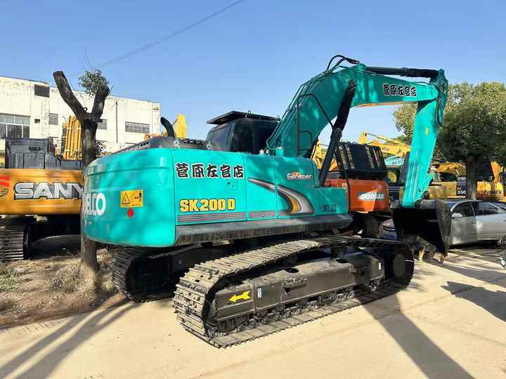 Used Japan Kobelco SK200-8 Crawler Excavator New Arrival Earth-moving Machine for Sale - Crawler excavator: picture 4 Used Japan Kobelco SK200-8 Crawler Excavator New Arrival Earth-moving Machine for Sale - Crawler excavator: picture 4