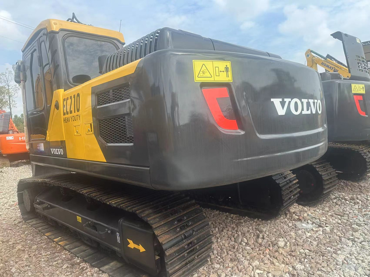 Used VOLVO EC210 Excavator Efficient Heavy Construction Equipment with Original Engine Second Hand Crawler Excavator - Crawler excavator: picture 1 Used VOLVO EC210 Excavator Efficient Heavy Construction Equipment with Original Engine Second Hand Crawler Excavator - Crawler excavator: picture 1