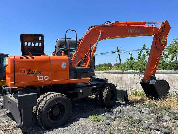 Used Wheel Excavator Hitachi ZX 130W Made in Japan 13tonHitachi Zx130w Wheel Excavator Price Used Hitachi Zx130 Excavator SALE - Excavator: picture 4 Used Wheel Excavator Hitachi ZX 130W Made in Japan 13tonHitachi Zx130w Wheel Excavator Price Used Hitachi Zx130 Excavator SALE - Excavator: picture 4
