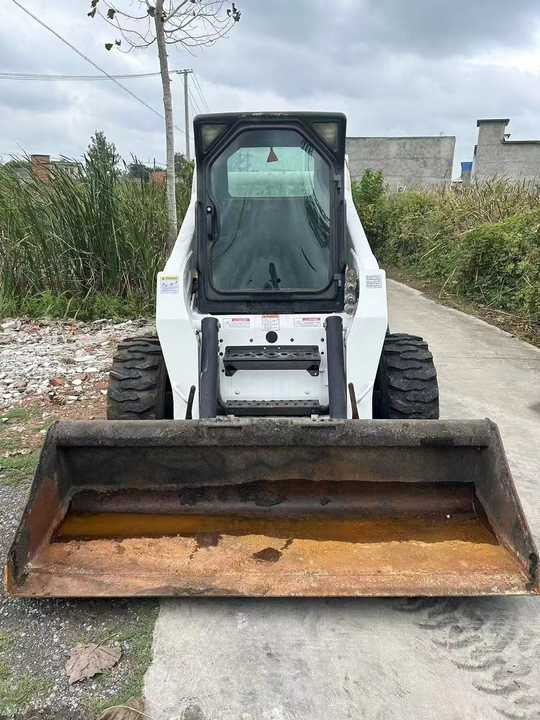 Very Good Machine Used Skid Wheel Loader Bobcat S300 for Sale - Skid steer loader: picture 3 Very Good Machine Used Skid Wheel Loader Bobcat S300 for Sale - Skid steer loader: picture 3