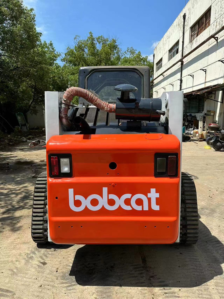 BOBCAT T864 - Skid steer loader: picture 3 BOBCAT T864 - Skid steer loader: picture 3