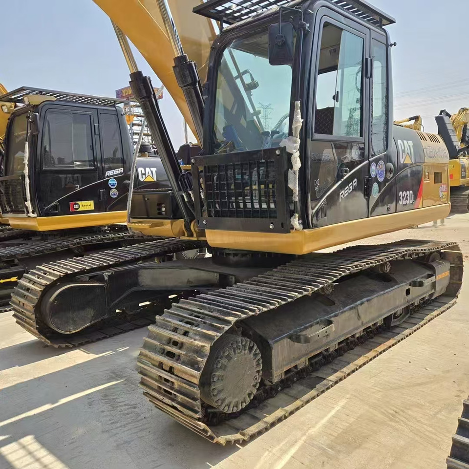 CATERPILLAR 323D2 - Crawler excavator: picture 4 CATERPILLAR 323D2 - Crawler excavator: picture 4