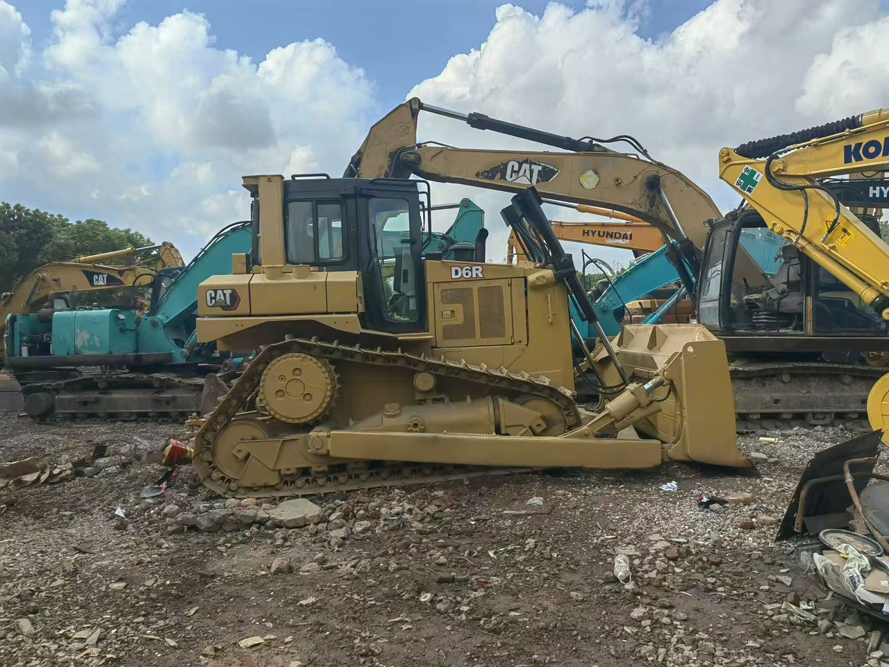 CATERPILLAR D6M - Bulldozer: picture 1 CATERPILLAR D6M - Bulldozer: picture 1