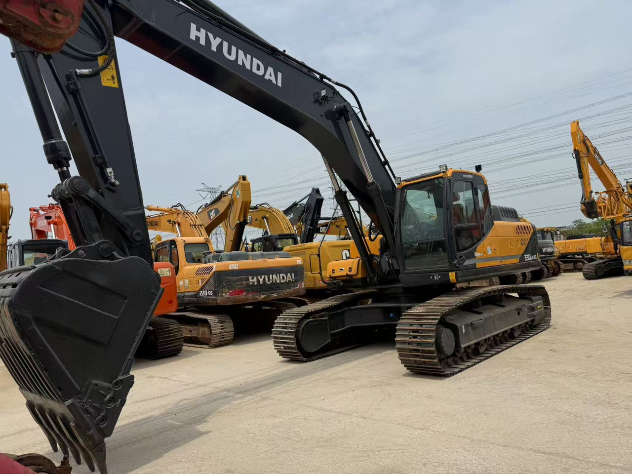 HYUNDAI R330LC-9S - Crawler excavator: picture 2 HYUNDAI R330LC-9S - Crawler excavator: picture 2