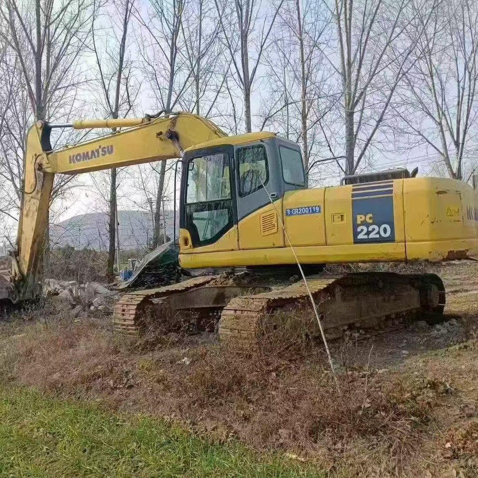 KOMATSU PC220-7 - Crawler excavator: picture 1 KOMATSU PC220-7 - Crawler excavator: picture 1