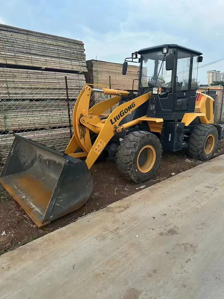 LIUGONG 820H - Wheel loader: picture 2 LIUGONG 820H - Wheel loader: picture 2