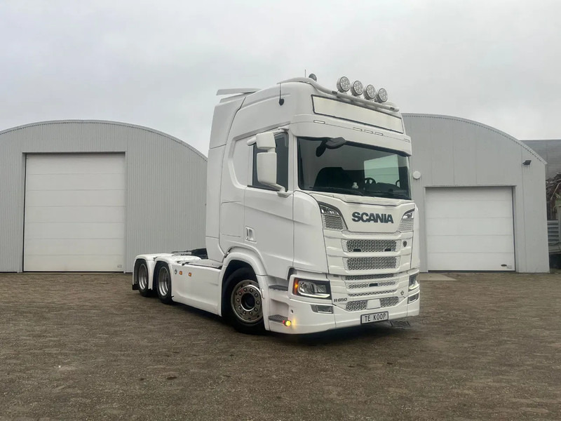 Scania R650 V8 NGS R650 6x4 - Tractor truck: picture 1 Scania R650 V8 NGS R650 6x4 - Tractor truck: picture 1