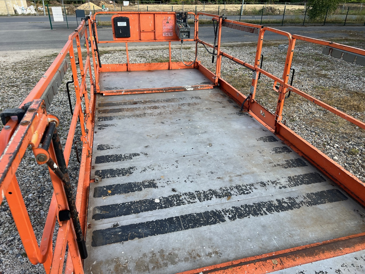 JLG 3394RT - Scissor lift: picture 3 JLG 3394RT - Scissor lift: picture 3