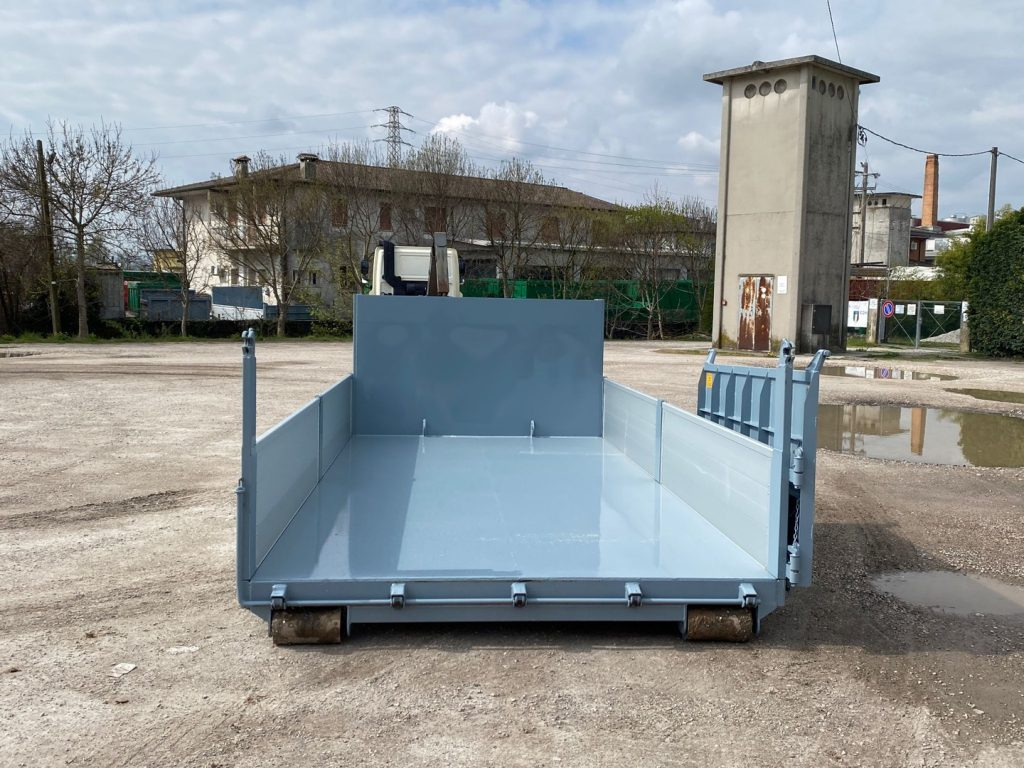 CONTAINER NUOVO A PIANALE CON PIANTONI RIMOVIBILI - Roll-off container: picture 3 CONTAINER NUOVO A PIANALE CON PIANTONI RIMOVIBILI - Roll-off container: picture 3