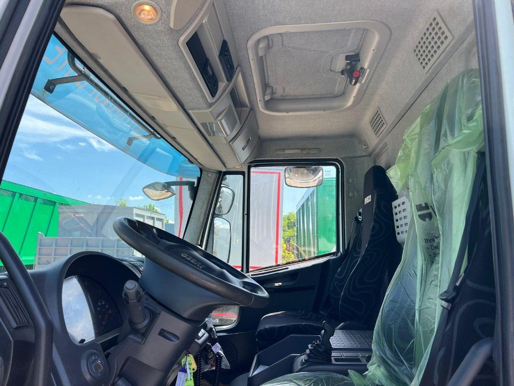 Hook lift truck IVECO EUROCARGO 120E28 CON SCARRABILE NUOVO: picture 8