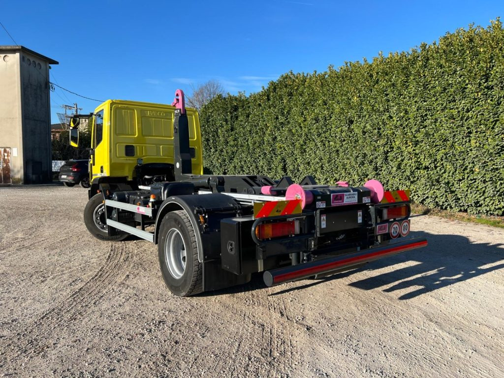 IVECO EUROCARGO 180EL28 SCARRABILE - Hook lift truck: picture 5 IVECO EUROCARGO 180EL28 SCARRABILE - Hook lift truck: picture 5
