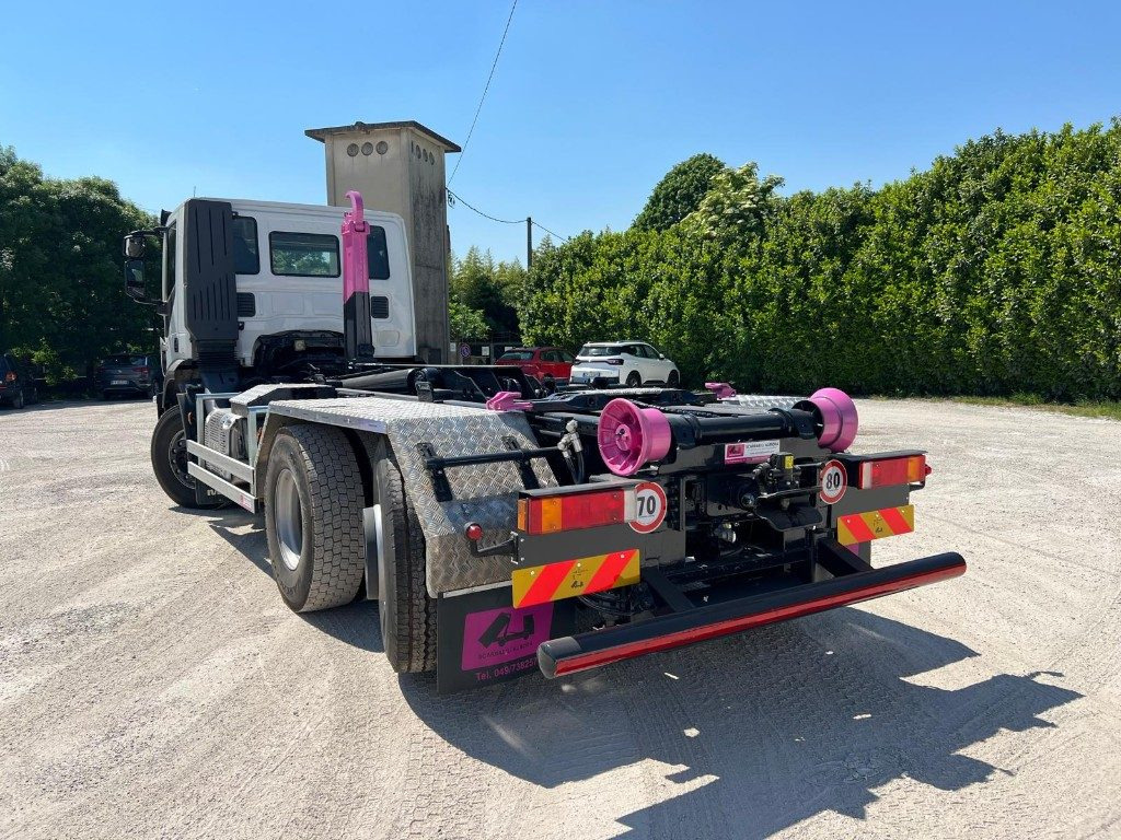 IVECO STRALIS 460 SCARRABILE - Hook lift truck: picture 3 IVECO STRALIS 460 SCARRABILE - Hook lift truck: picture 3
