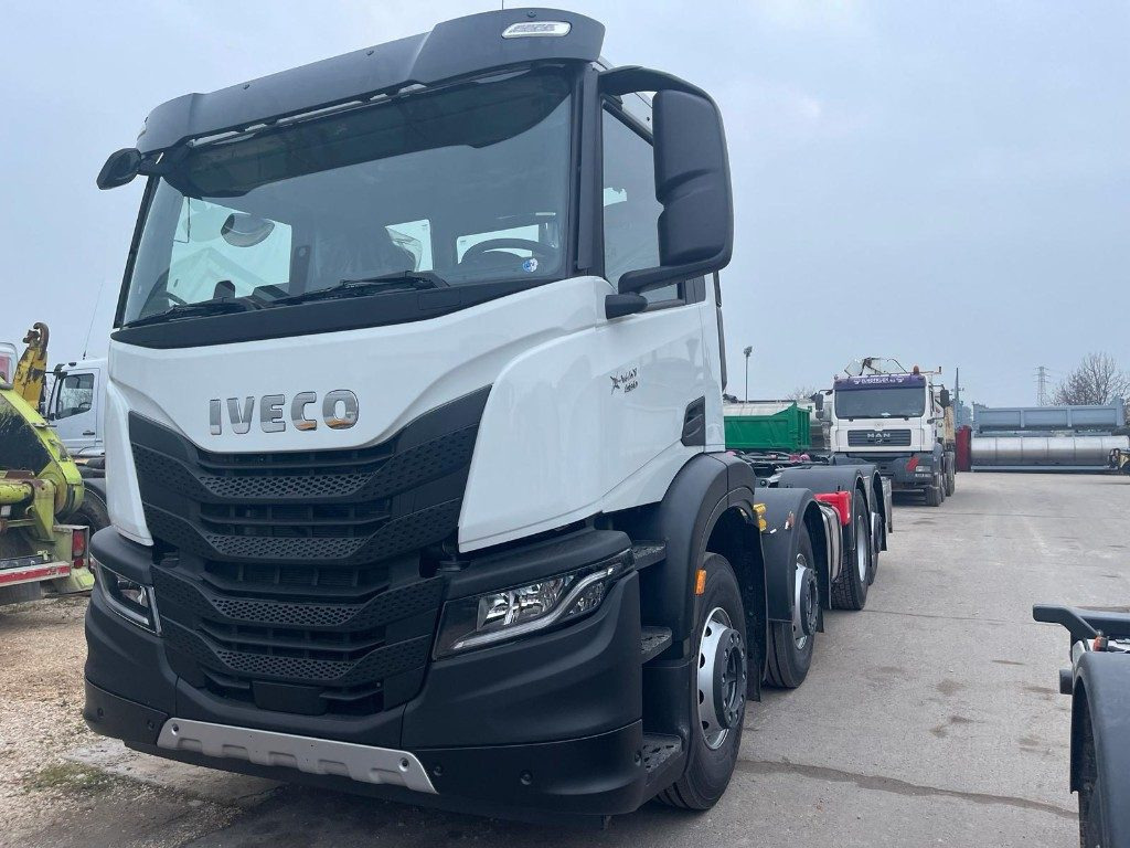 IVECO X-WAY AD350X480YPS SCARRABILE NUOVO - Hook lift truck: picture 1 IVECO X-WAY AD350X480YPS SCARRABILE NUOVO - Hook lift truck: picture 1