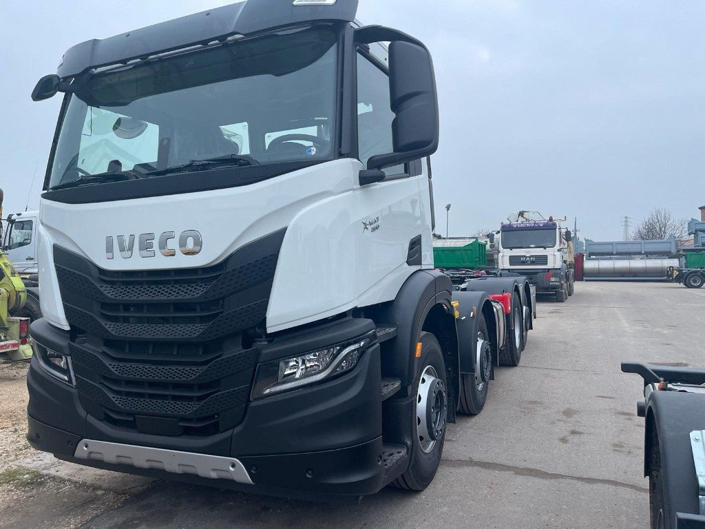IVECO X-WAY AD350X480YPS SCARRABILE NUOVO - Hook lift truck: picture 2 IVECO X-WAY AD350X480YPS SCARRABILE NUOVO - Hook lift truck: picture 2