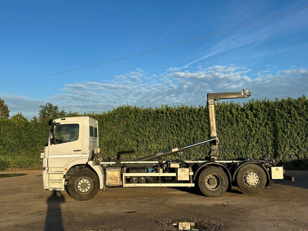 MERCEDES-BENZ MERCEDES 2533 SCARRABILE - Hook lift truck: picture 3 MERCEDES-BENZ MERCEDES 2533 SCARRABILE - Hook lift truck: picture 3