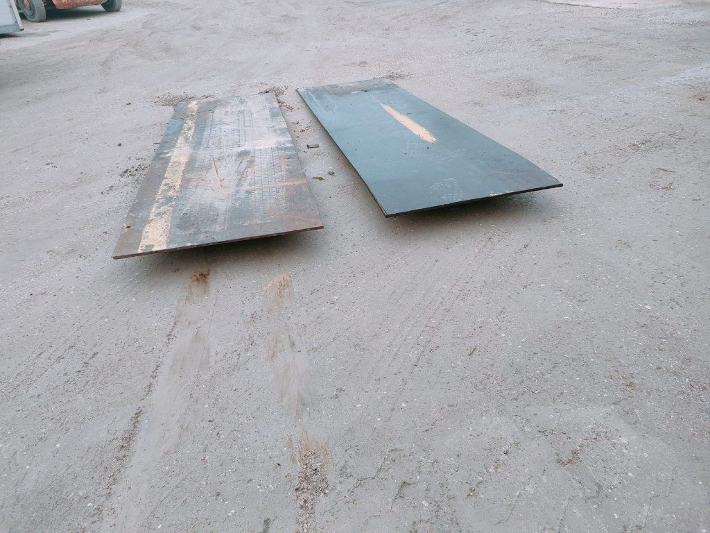 PEDANE IN FERRO PER CONTAINER - Body and exterior for Swap body/ Container: picture 1 PEDANE IN FERRO PER CONTAINER - Body and exterior for Swap body/ Container: picture 1