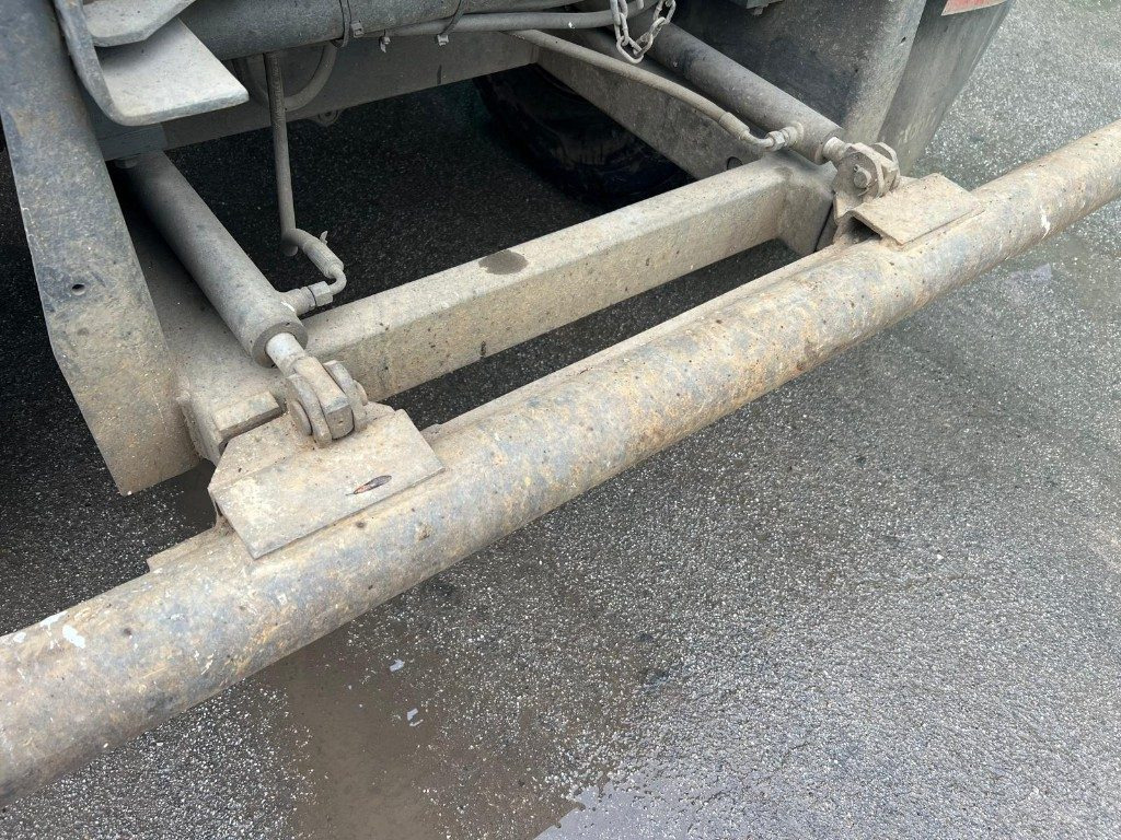 VOLVO FM460 SCARRABILE 8X4 - Hook lift truck: picture 5 VOLVO FM460 SCARRABILE 8X4 - Hook lift truck: picture 5