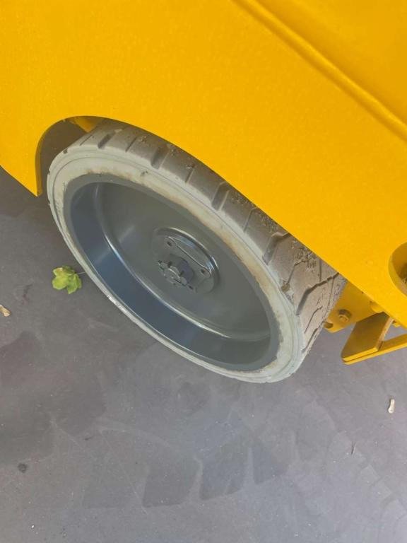 Haulotte COMPACT 10 - Scissor lift: picture 5 Haulotte COMPACT 10 - Scissor lift: picture 5