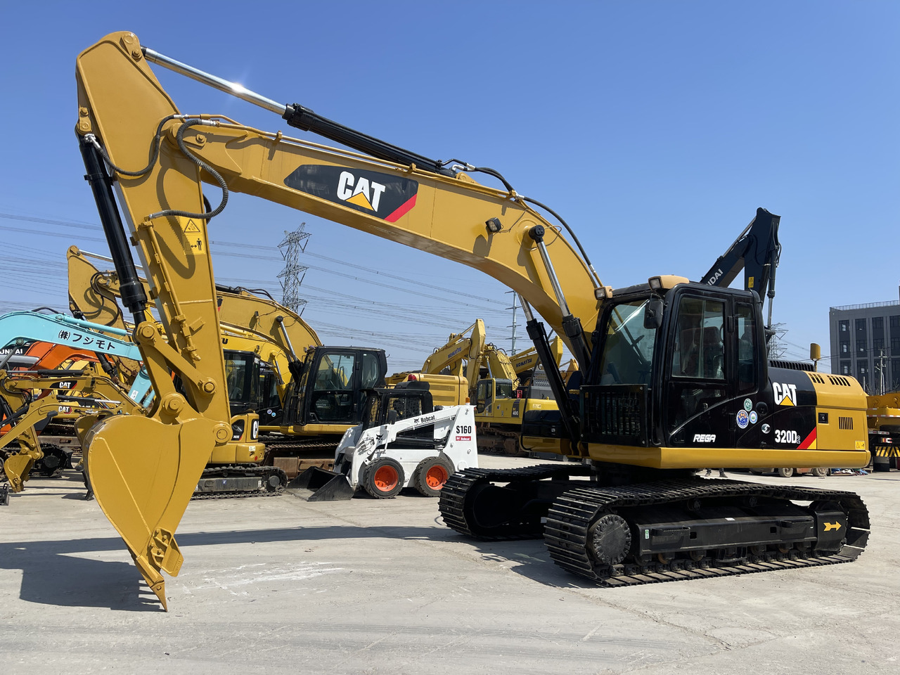 CATERPILLAR 320D2 - Crawler excavator: picture 3 CATERPILLAR 320D2 - Crawler excavator: picture 3