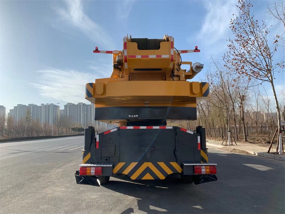 XCMG QY100K 100TON - Mobile crane: picture 3 XCMG QY100K 100TON - Mobile crane: picture 3