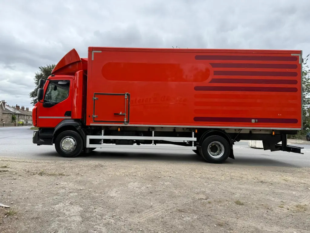 Renault D16 High - Fridgebox - Refrigerator truck: picture 5 Renault D16 High - Fridgebox - Refrigerator truck: picture 5