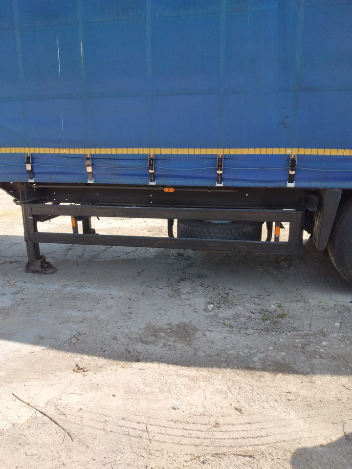 Semirimorchio centinato - Curtainsider semi-trailer: picture 2 Semirimorchio centinato - Curtainsider semi-trailer: picture 2
