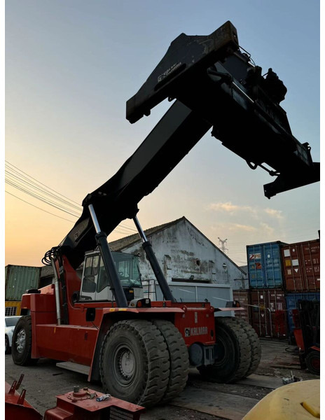 Kalmar DRU450 - Reach stacker: picture 4 Kalmar DRU450 - Reach stacker: picture 4
