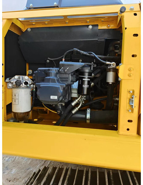 Komatsu PC220-8 - Crawler excavator: picture 4 Komatsu PC220-8 - Crawler excavator: picture 4