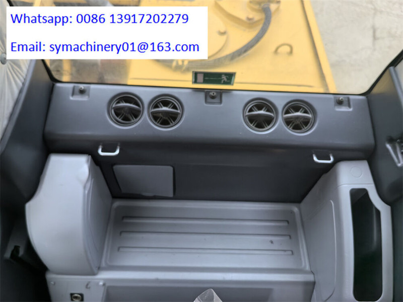 Crawler excavator Komatsu PC450-8: picture 9