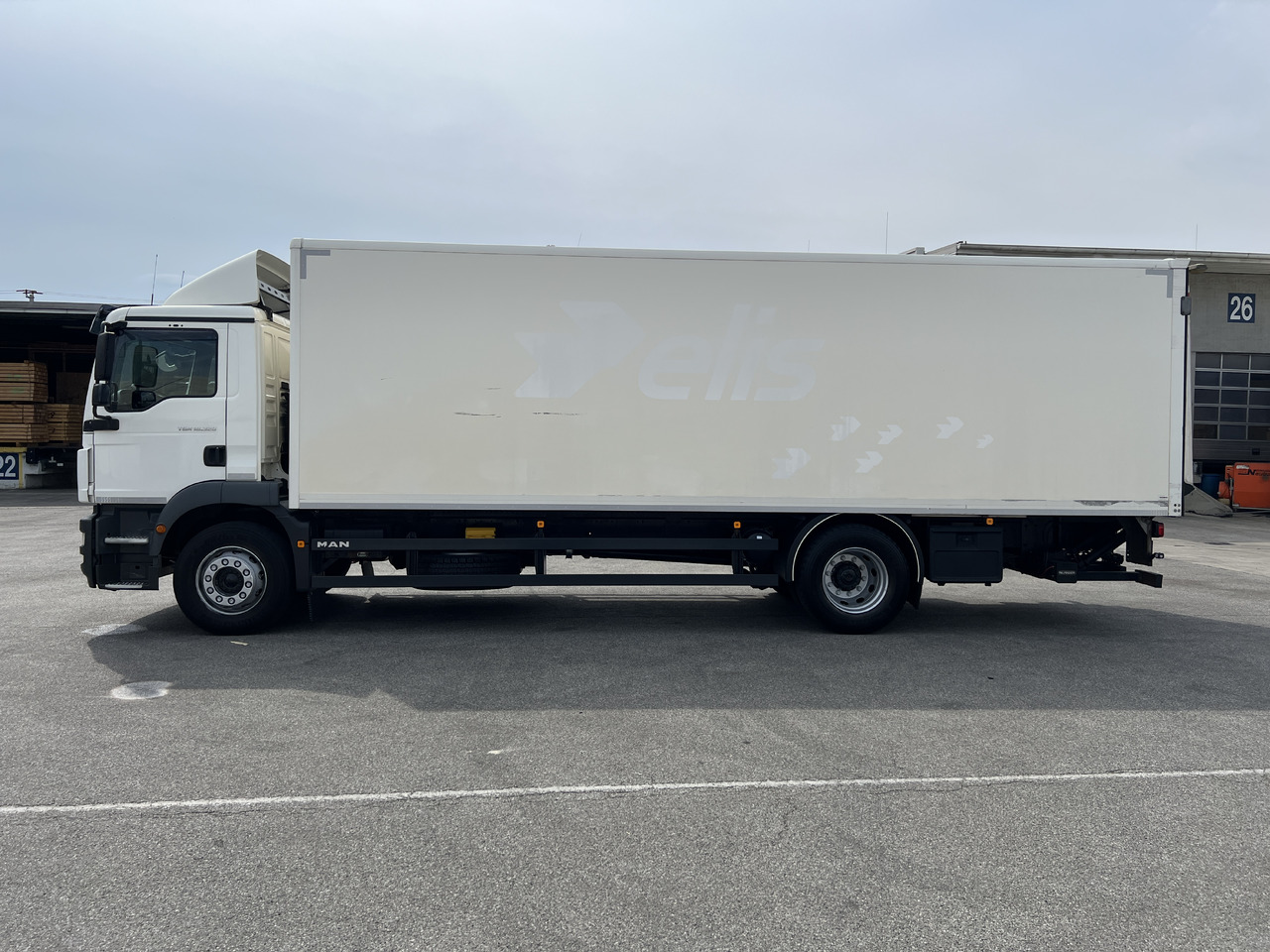 MAN TGM 18.320 LBW | Klima | Navi | Kamera - Box truck: picture 4 MAN TGM 18.320 LBW | Klima | Navi | Kamera - Box truck: picture 4