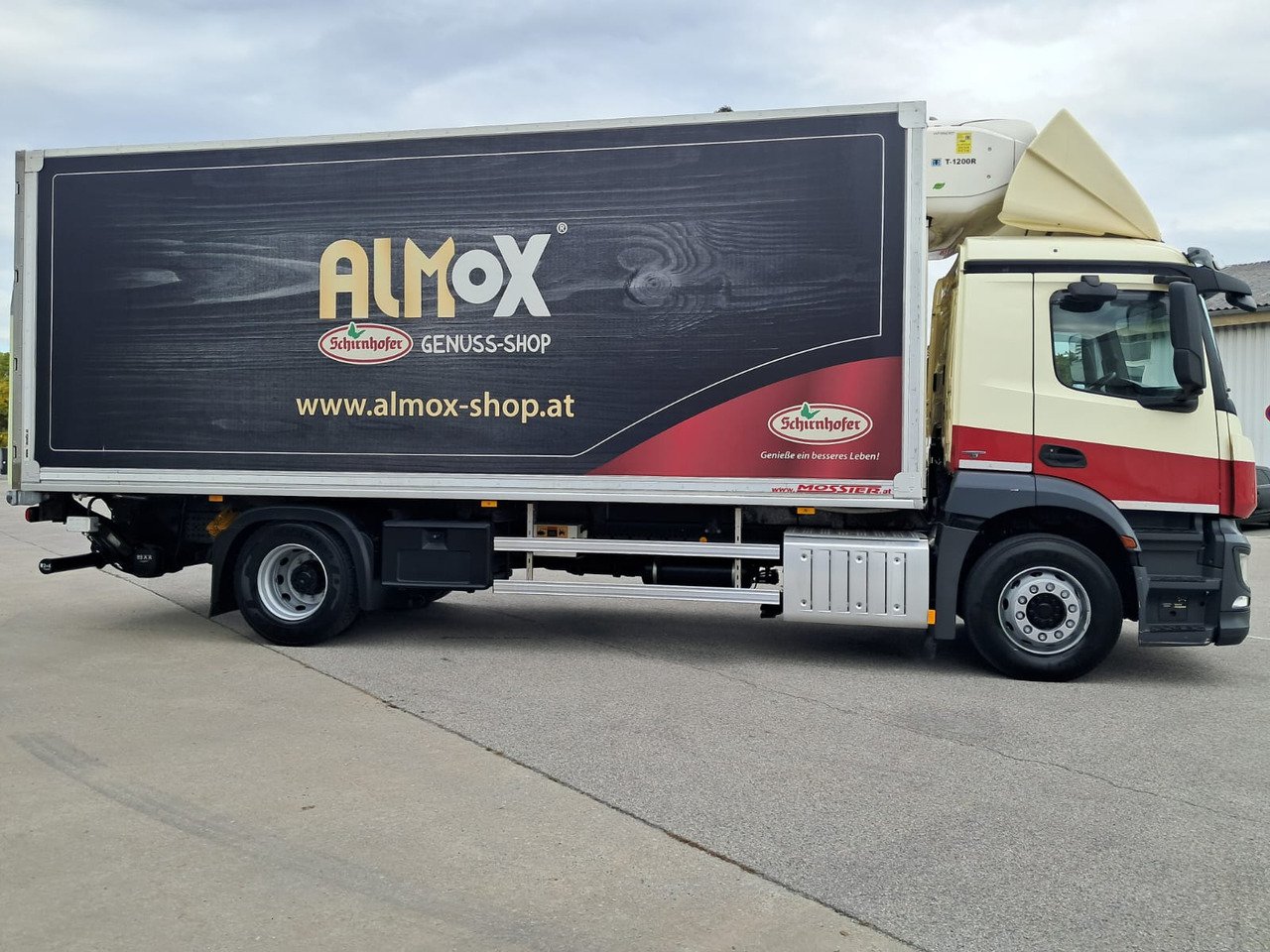 MERCEDES-BENZ Antos 1833 Kühlkoffer LBW | Standheizung | Euro 6 - Refrigerator truck: picture 3 MERCEDES-BENZ Antos 1833 Kühlkoffer LBW | Standheizung | Euro 6 - Refrigerator truck: picture 3