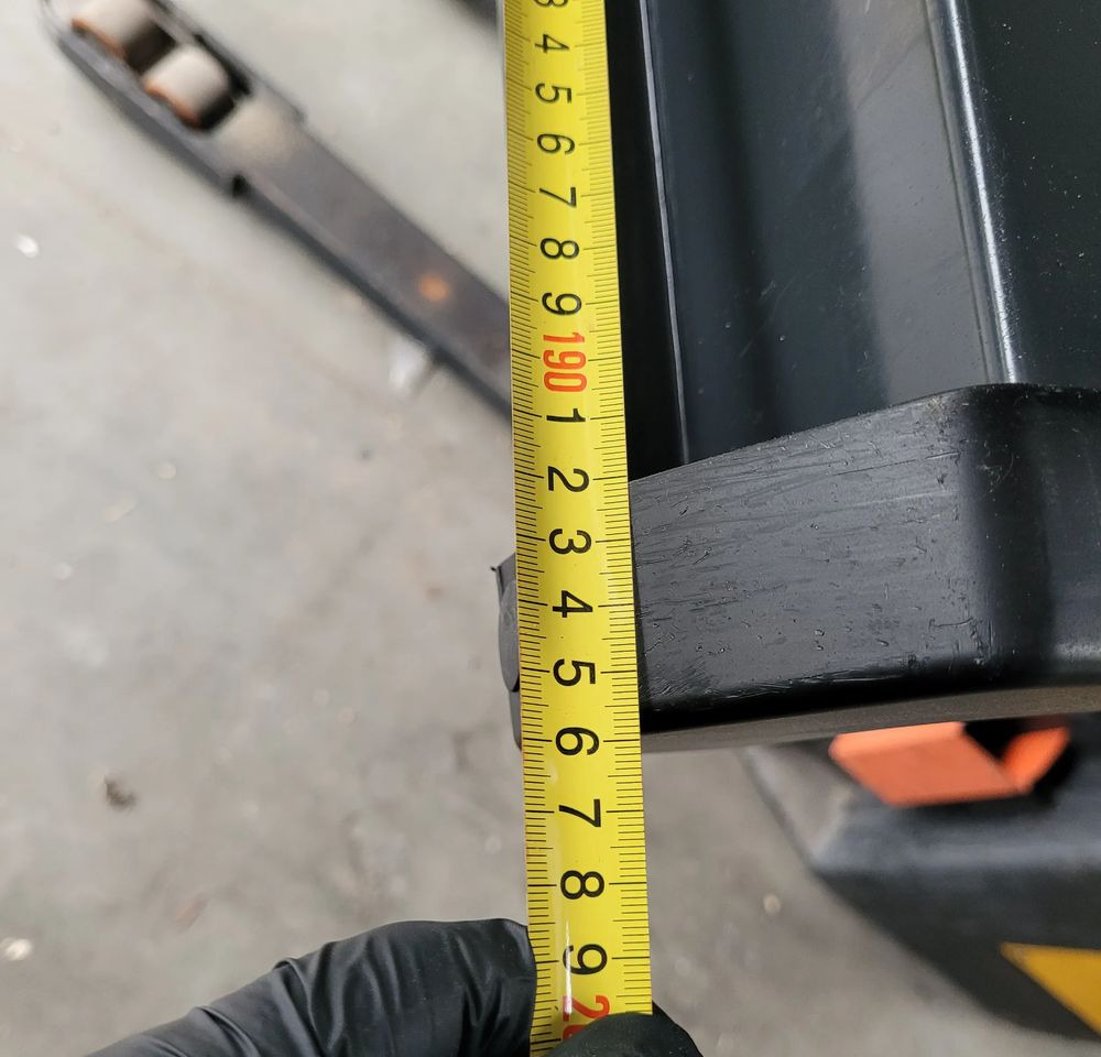BELKA TYŁ ZDERZAK IVECO DAILY 5802852176 196CM - Bumper for Commercial truck: picture 5 BELKA TYŁ ZDERZAK IVECO DAILY 5802852176 196CM - Bumper for Commercial truck: picture 5