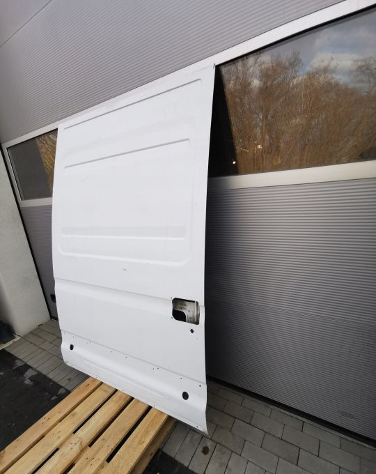 DRZWI PRZESUWNE IVECO DAILY PRAWE - Door and parts for Truck: picture 2 DRZWI PRZESUWNE IVECO DAILY PRAWE - Door and parts for Truck: picture 2