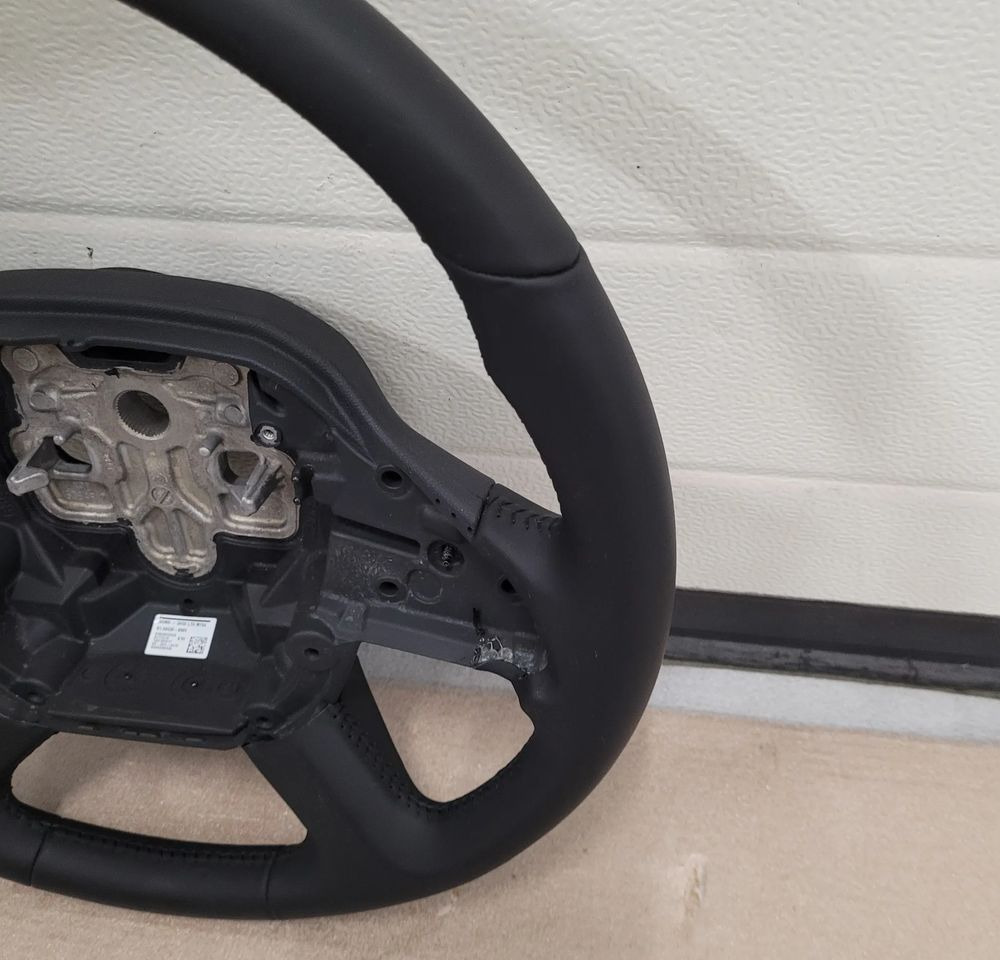 KIEROWNICA MAN TG3 TGX NM TGL ORYGINAŁ SKÓRA - Steering wheel for Truck: picture 2 KIEROWNICA MAN TG3 TGX NM TGL ORYGINAŁ SKÓRA - Steering wheel for Truck: picture 2