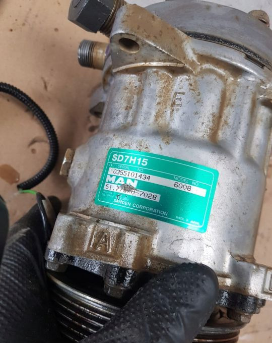 KOMPRESORA KLIMATYZACJA MAN TGS TGX EURO6 - AC compressor for Truck: picture 2 KOMPRESORA KLIMATYZACJA MAN TGS TGX EURO6 - AC compressor for Truck: picture 2