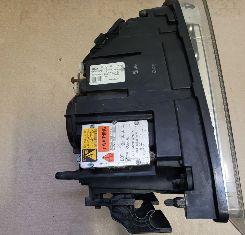 LAMPA XENON LH VOLVO FH 13 ORYGINAŁ - Lights/ Lighting for Truck: picture 3 LAMPA XENON LH VOLVO FH 13 ORYGINAŁ - Lights/ Lighting for Truck: picture 3