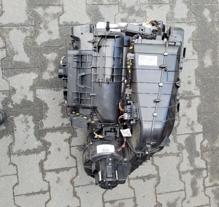 NAGRZEWNICA RENAUL RANGE T GAMA OM 7484553426/02 - Heating/ Ventilation for Truck: picture 3 NAGRZEWNICA RENAUL RANGE T GAMA OM 7484553426/02 - Heating/ Ventilation for Truck: picture 3