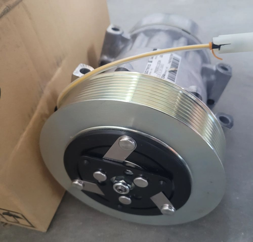 POMPA KLIMATYZACJI RENAULT RANGE T GAMA ORYGINAŁ NOWA CHWALIM116 7482492298 - Cooling system for Truck: picture 4 POMPA KLIMATYZACJI RENAULT RANGE T GAMA ORYGINAŁ NOWA CHWALIM116 7482492298 - Cooling system for Truck: picture 4