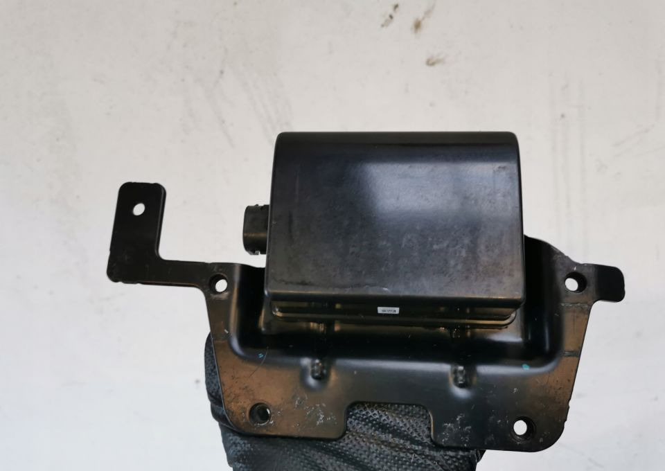 RADAR VOLVO FH4 RENAULT 22208484-P06 - Sensor for Truck: picture 1 RADAR VOLVO FH4 RENAULT 22208484-P06 - Sensor for Truck: picture 1
