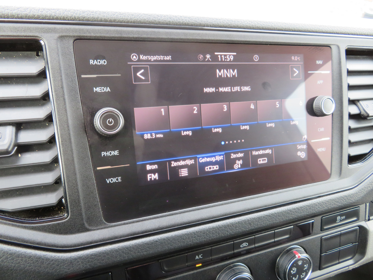 Closed box van Volkswagen Crafter 2.0 CR TDi Bakwagen L4: picture 14 Closed box van Volkswagen Crafter 2.0 CR TDi Bakwagen L4: picture 14