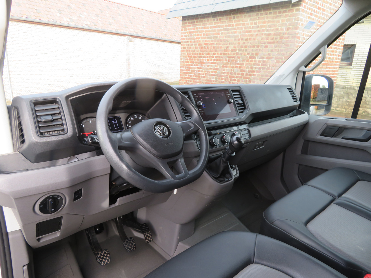 Closed box van Volkswagen Crafter 2.0 CR TDi Bakwagen L4: picture 10 Closed box van Volkswagen Crafter 2.0 CR TDi Bakwagen L4: picture 10